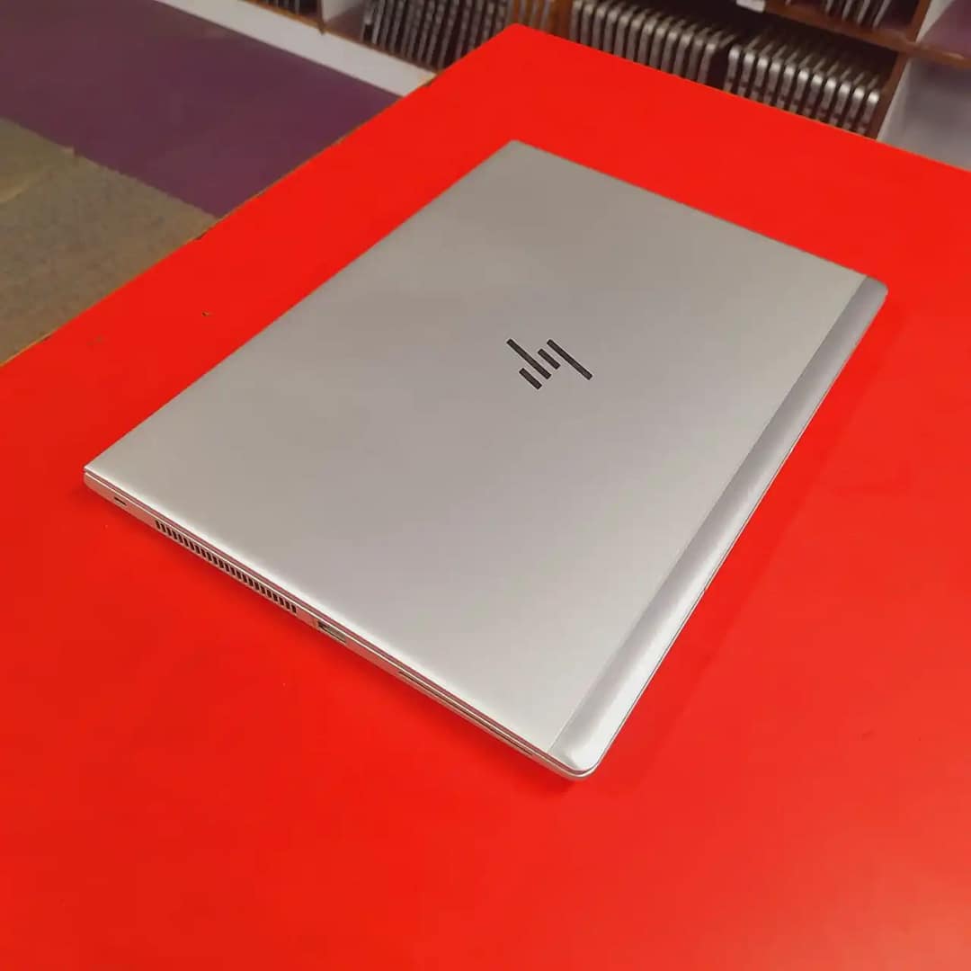 Refurbished HP 840 g5 core i5 8th gen 8gb 256gb laptop under 25000 in Delhi side view