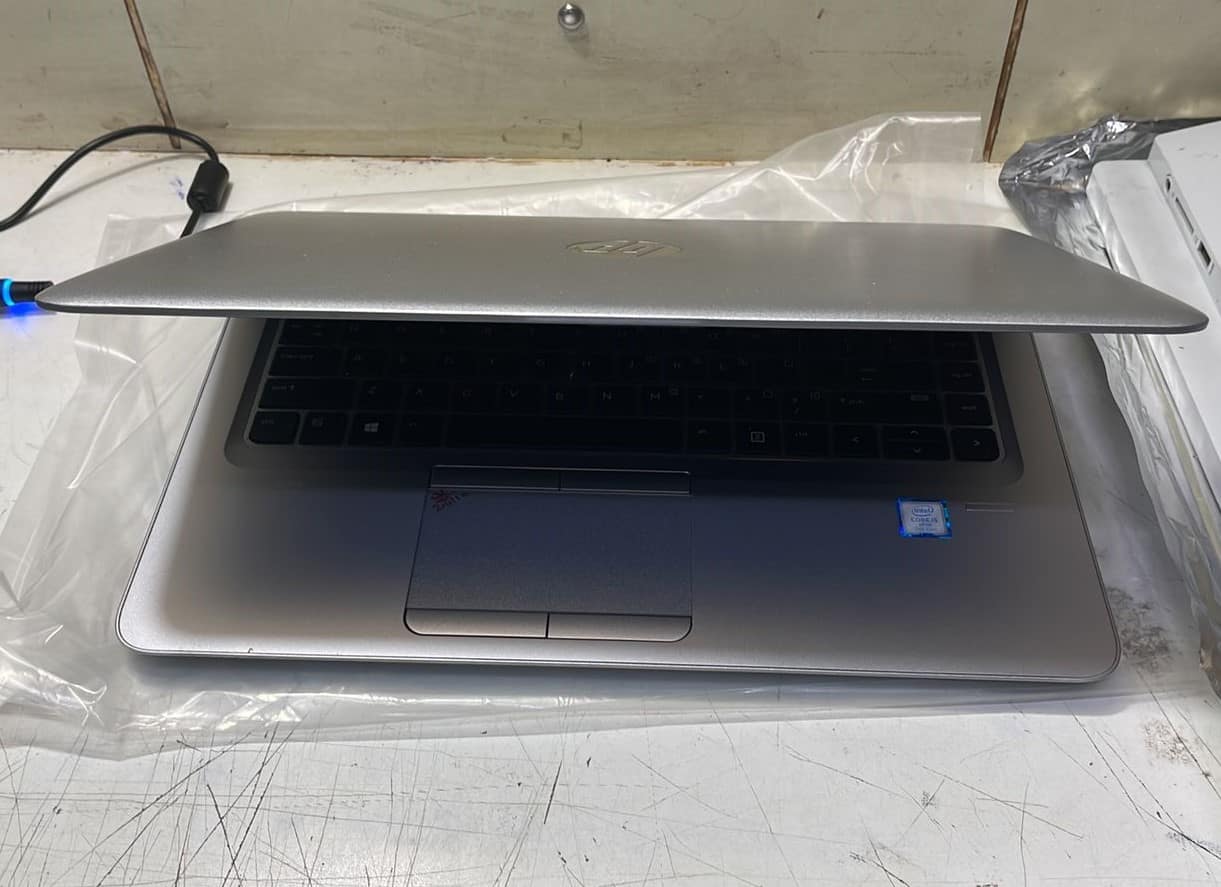 Second-Hand Hp 840 g3 core i5 6th gen 8gb 256gb flap