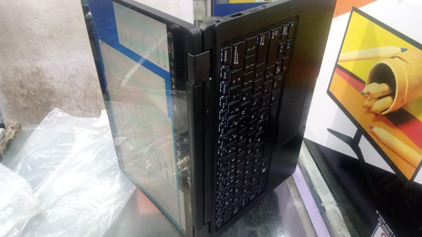 Second-Hand Dell Latitude 7390 core i7 8th gen 8gb 256gb Touch screen sideways